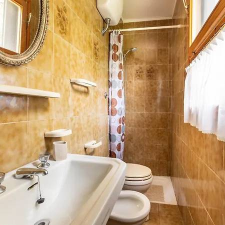 House In Tuscany Near Of Art Villa *